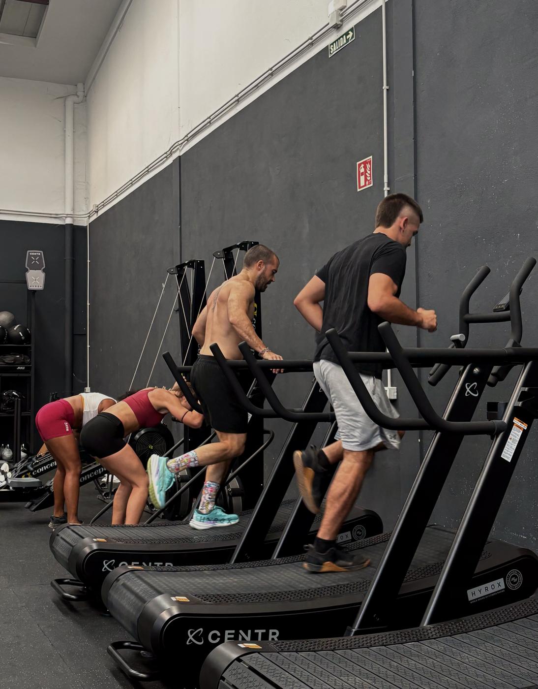 Clase de HYROX Prep en cintas y SkiErg